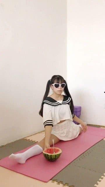 吃瓜萝莉小说,吃瓜萝莉的奇幻冒险之旅
