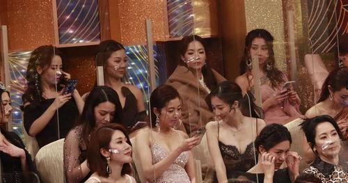 吃瓜女名场面,揭秘吃瓜女名场面背后的社交奥秘