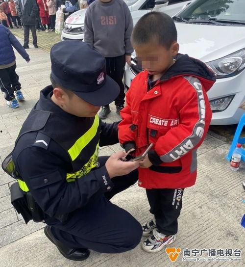 警察叔叔吃瓜比赛,警营里的趣味竞技时光