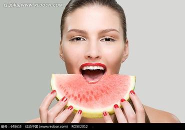 吃瓜国外美女图片,探寻异国美女的美丽瞬间