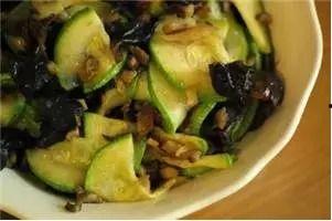 吃角瓜能吃蘑菇吗,探索两者共食的可能性