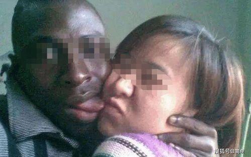 老外吃黑皮瓜视频,老外挑战吃黑皮瓜挑战