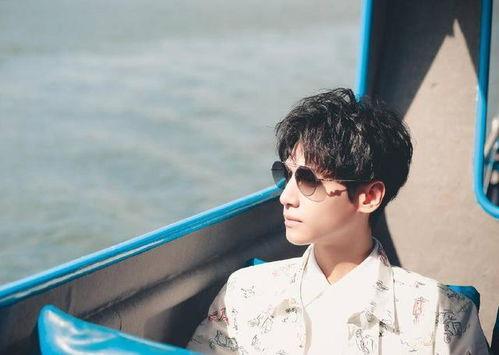 罗云熙 吃瓜,娱乐圈的“吃瓜”达人，揭秘明星幕后故事